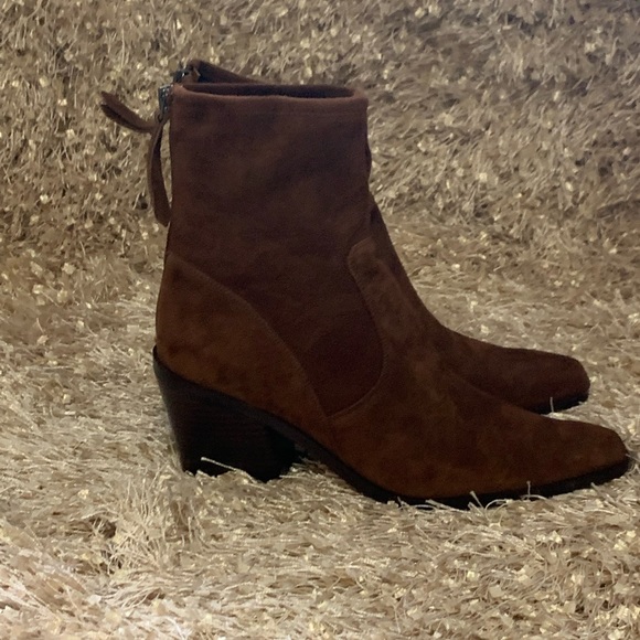 Meet your Posher, Ramona - Picture 3 of 15